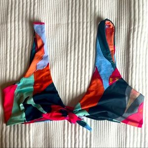 Allover graphic knot front bikini top